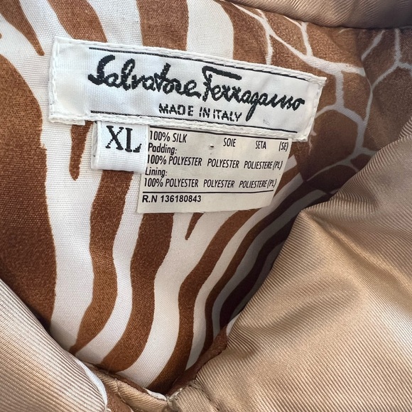 Salvatore Ferragamo Light Weight Gold Quilted Puffer Jacket - Picture 2 of 10